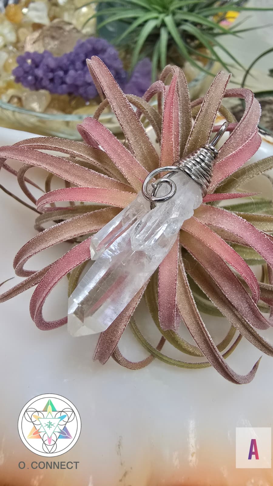 小巧精緻晶體獨特白晶吊墜