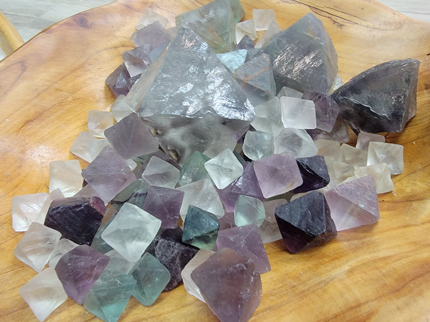 【天然螢石八面體】