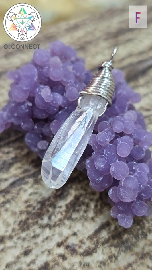 小巧精緻晶體獨特白晶吊墜