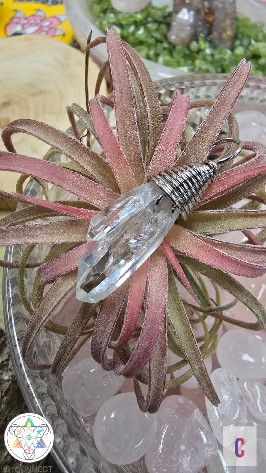 小巧精緻晶體獨特白晶吊墜