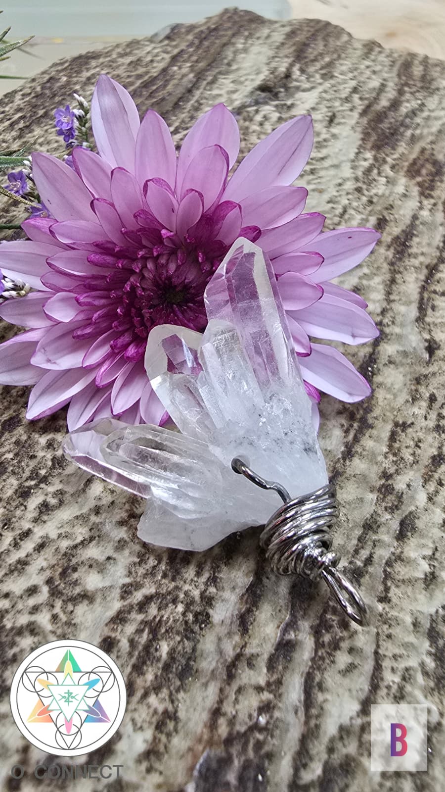 小巧精緻晶體獨特白晶吊墜